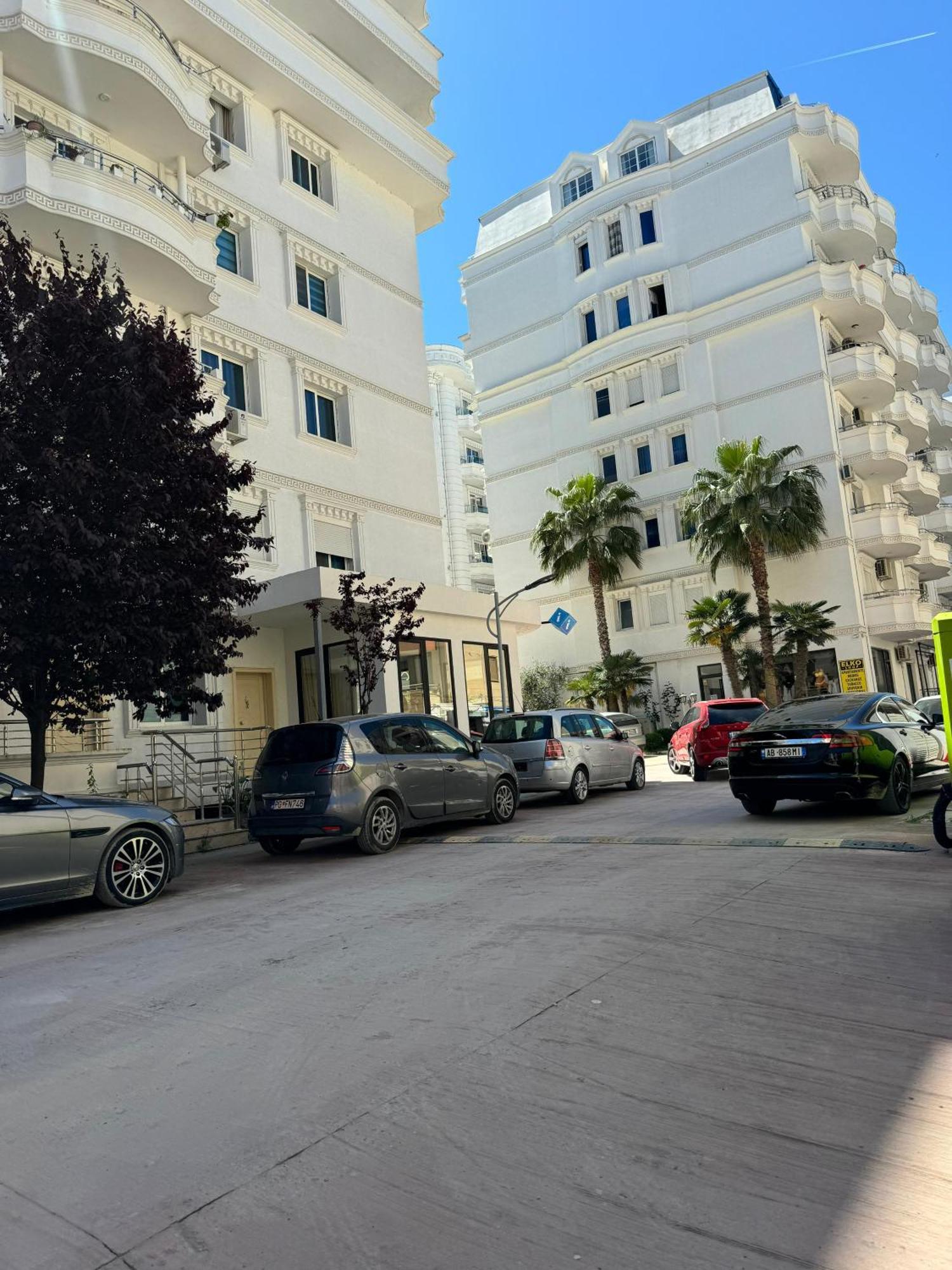 Orange Apartment Golem  Exterior foto