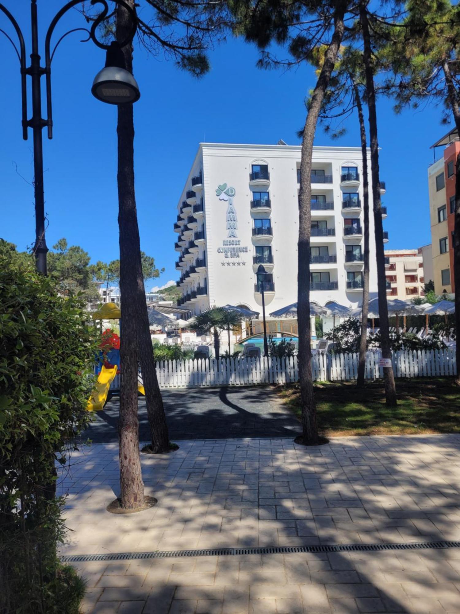 Orange Apartment Golem  Exterior foto